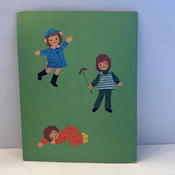 Vintage 1971 Raggedy Ann paper dolls, A Whitman book, press-out clothes, NEW! - Picture 6 of 12